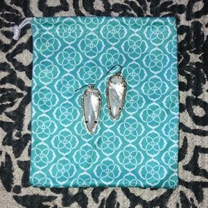 Kendra Scott | Drop Earrings in Pearl White